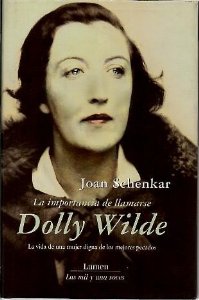 Portada de LA IMPORTANCIA DE LLAMARSE DOLLY WILDE