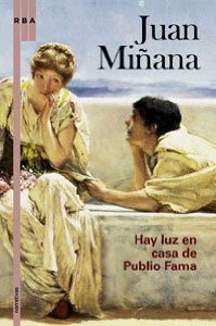 Portada del libro HAY LUZ EN CASA DE PUBLIO FAMA