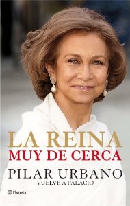 Portada de LA REINA MUY DE CERCA