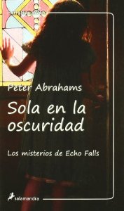 Portada del libro SOLA EN LA OSCURIDAD